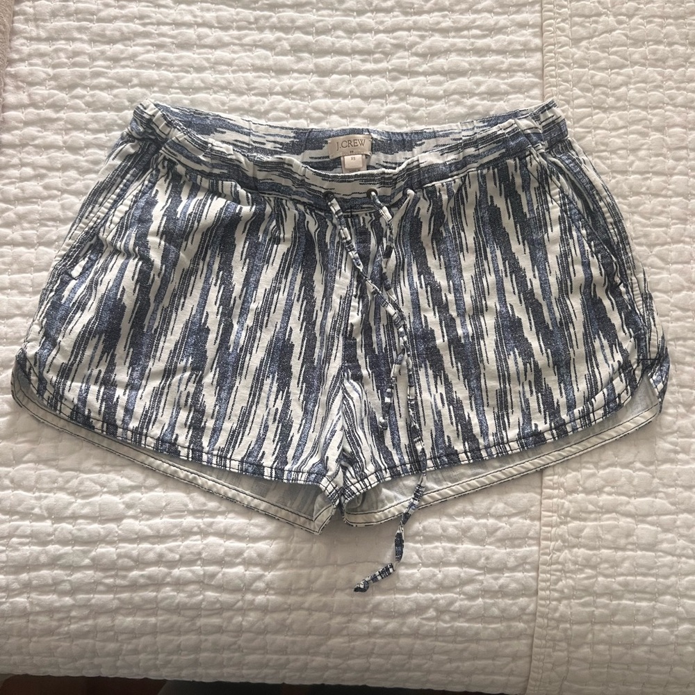 J. Crew pull on Blue Patterned Shorts
